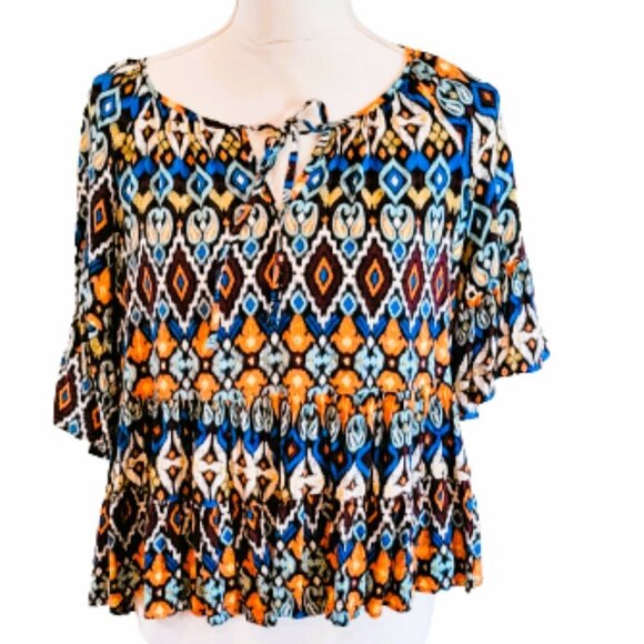 Cato Aztec Design Casual Scoop Neck Short Sleeve Top with Ruffle in Size Small - Picture 1 of 4